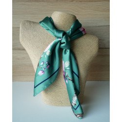 Carré satiné fleurs de cerisier