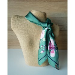 Carré satiné fleurs de cerisier 2