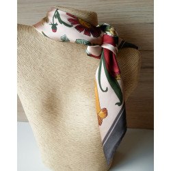 Carré satiné nude fleuri 2