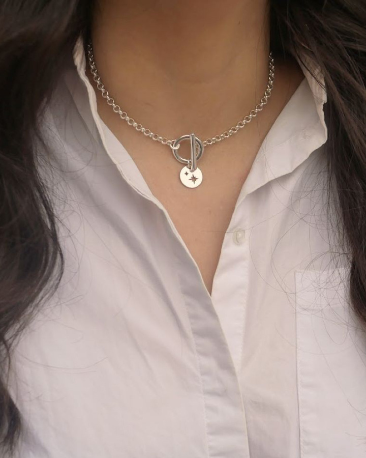 Collier surfeur ras de cou cauris coquillage plaqué or 24 k, collier